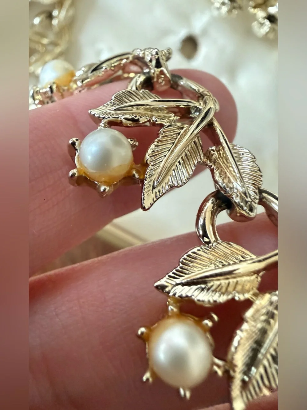 VTG Coro Gold Tone Necklace With Clip On Earrings Faux Pearl Floral Set With Box